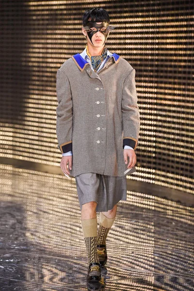 Look 44